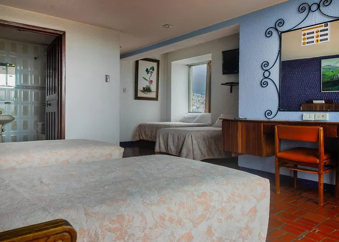 Hotel Savoy Inn